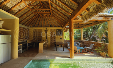 Se Vende Casa S: Elegancia Costera y Diseño Moderno en La Foresta, Puerto Escondido