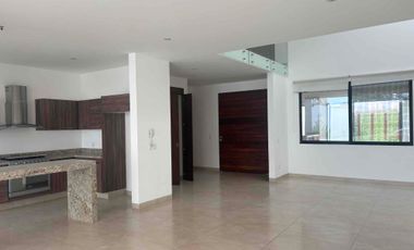 Hermosa casa en renta en la campiña, 3 recámaras cada una acompaño Zona norte