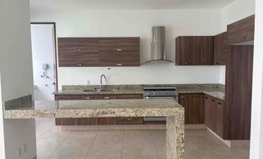 Hermosa casa en renta en la campiña, 3 recámaras cada una acompaño Zona norte