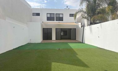 Hermosa casa en renta en la campiña, 3 recámaras cada una acompaño Zona norte