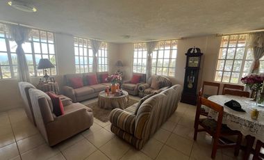 Se vende casa campestre en una hectarea de terreno  en Tabacundo