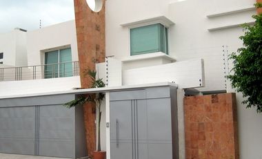 Casa en renta en Ciudad del Carmen🏡 📍PRIVADA FLAMBOYANES COL. MIAMI