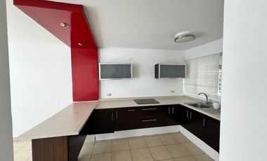 Casa con 254 m² de Terreno y 4 Recámaras en Venta, Banus