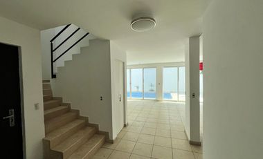 Casa con 254 m² de Terreno y 4 Recámaras en Venta, Banus