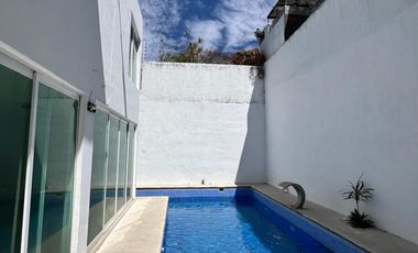 Casa con 254 m² de Terreno y 4 Recámaras en Venta, Banus