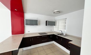 Casa con 254 m² de Terreno y 4 Recámaras en Venta, Banus