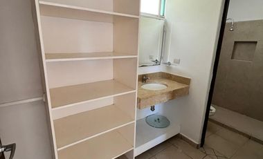 Casa con 254 m² de Terreno y 4 Recámaras en Venta, Banus