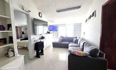 Casa en Venta en Satélite con Preciosos Jardines