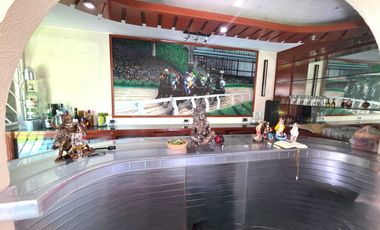 Casa en Venta en Satélite con Preciosos Jardines