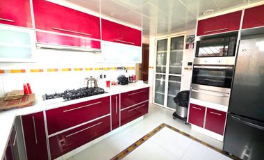 Casa en Venta en Satélite con Preciosos Jardines