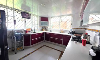 Casa en Venta en Satélite con Preciosos Jardines