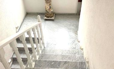 Casa en Venta en Satélite con Preciosos Jardines