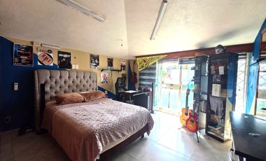 Casa en Venta en Satélite con Preciosos Jardines