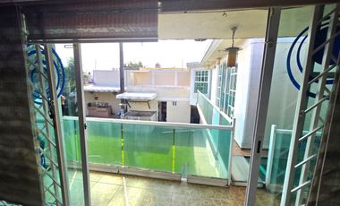 Casa en Venta en Satélite con Preciosos Jardines