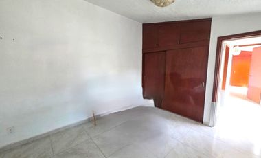Casa en Venta en Satélite con Preciosos Jardines