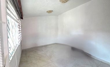 Casa en Venta en Satélite con Preciosos Jardines