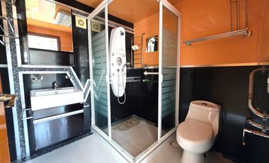 Casa en Venta en Satélite con Preciosos Jardines