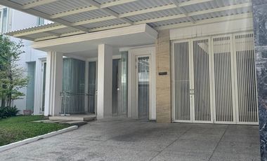 Jual Rumah 3 Lantai di Graha Family Surabaya Barat