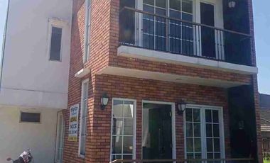 DIJUAL CIKUTRA TOWN HOUSE RUMAH BARU