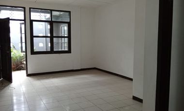 Dijual Cepat Harga NJOP Rumah Nyaman Siap Huni Cocok Untuk Kost2an Lokasi di Cibogo Sayap Surya sumantri Bandung