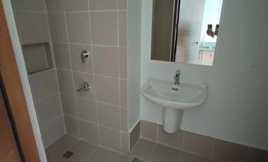 For sale condo In taft pasay makati manila roxas airport manila bay libertad moa