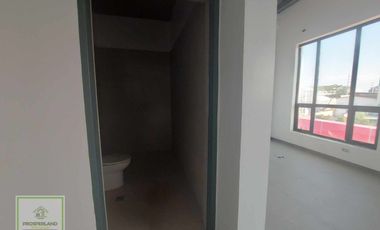 🏠 FOR RENT – Spacious 3-Storey House in, Silang Bayan, Cavite