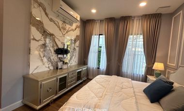 Luxury House for Rent with a swimming pool at Nantawan Rama 9 New Krungthepkreetha 250,000 baht/month (Fully furnished)