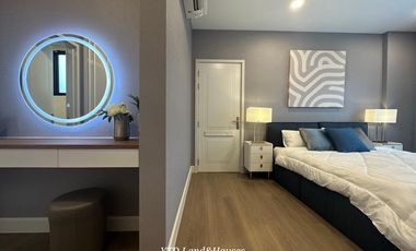 Luxury House for Rent with a swimming pool at Nantawan Rama 9 New Krungthepkreetha 250,000 baht/month (Fully furnished)