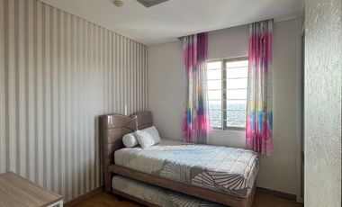 DISEWAKAN APARTEMEN PRIVATE LIFT DE RESIDENCE PAKUWON INDAH