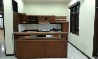 Disewakan Rumah Besar di Bogor Tengah Dekat Istana
