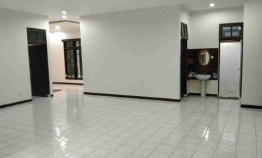 Disewakan Rumah Besar di Bogor Tengah Dekat Istana