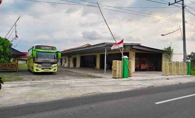 Resto strategis ada kolam renang dan pancingan di Janti  Klaten