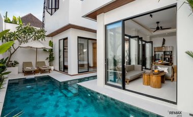 Villa Baru dan Cantik Full Furnished Dijual, di Kerobokan Area