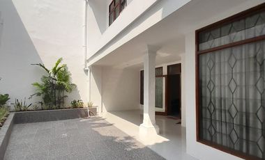 Rumah Bagus & Strategis, Executive Paradise, Antasari Area