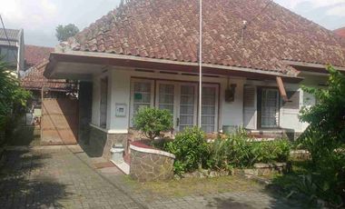 rumah Belanda di jl Riau bandung