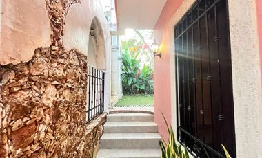 CASA AMUEBLADA EN VENTA EN VALLADOLID YUCATAN, ZONA SISAL, MUY CERCA DE CALZADA LOS FRAILES, DE 5 CALLES, CONVENTO SAN BERNARDINO, ATN INVERSIONISTAS