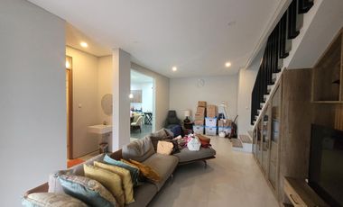 Rumah Minimalis Strategis 2 Lantai di Setraduta Dago Grande