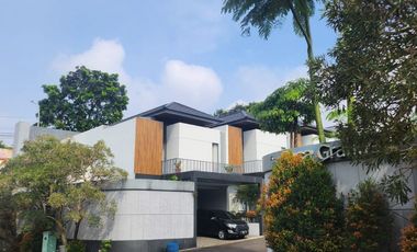Rumah Minimalis Strategis 2 Lantai di Setraduta Dago Grande