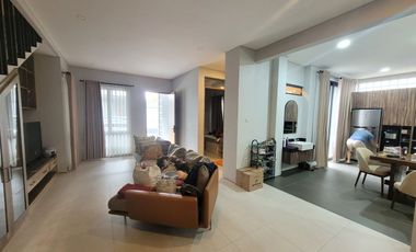 Rumah Minimalis Strategis 2 Lantai di Setraduta Dago Grande