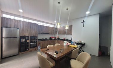 Rumah Minimalis Strategis 2 Lantai di Setraduta Dago Grande