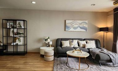 Asoke Place Condo for Rent near Asok BTS & Sukhumvit MRT