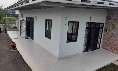 Rumah Kolam ikan & kebun