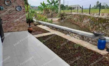 Rumah Kolam ikan & kebun