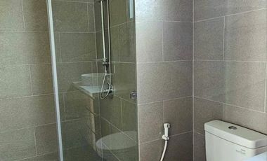 Rumah 2 Lantai Siap Huni Semi Furnished di Cluster Palm Spring, JGC.