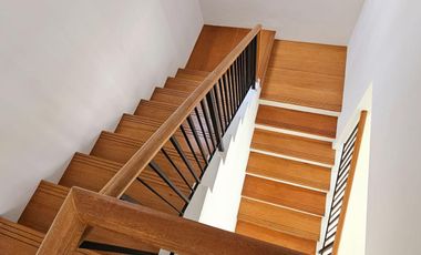 Rumah 2 Lantai Siap Huni Semi Furnished di Cluster Palm Spring, JGC.