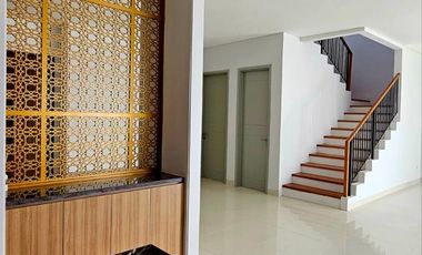 Rumah 2 Lantai Siap Huni Semi Furnished di Cluster Palm Spring, JGC.