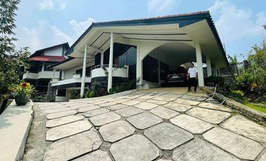 Affordable, Comfortable, and Beautiful Villa in Trawas Garden, Mojokerto