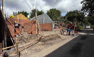 RUMAH MEWAH KLASIK SEMI FURNISHED MODERN - KUALITAS PREMIUM DEKAT JOGJABAY