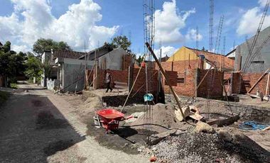 RUMAH MEWAH KLASIK SEMI FURNISHED MODERN - KUALITAS PREMIUM DEKAT JOGJABAY