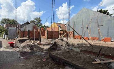 RUMAH MEWAH KLASIK SEMI FURNISHED MODERN - KUALITAS PREMIUM DEKAT JOGJABAY